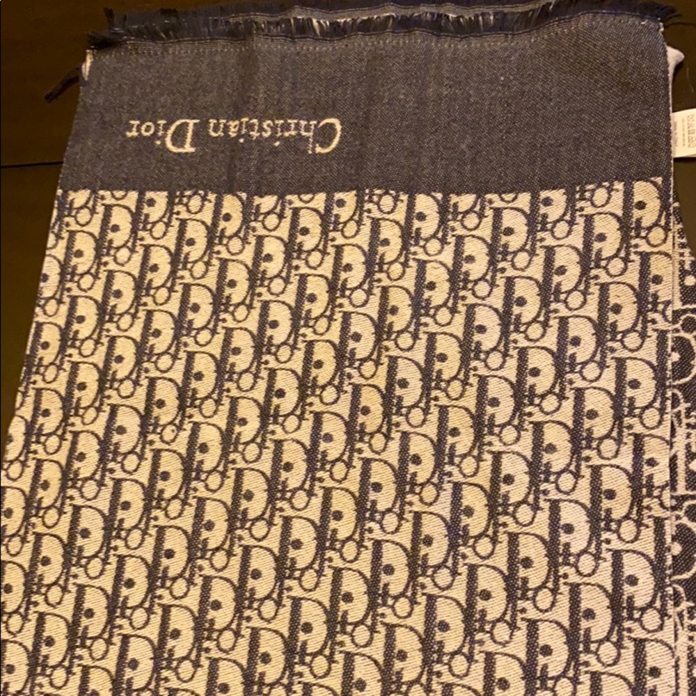 Christian Dior Oblique Scarf - Picture 4 of 5
